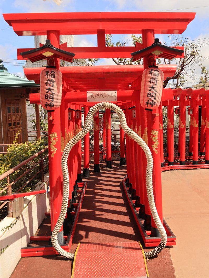 Entrance to torii gate walkway
